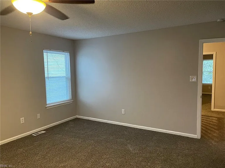 808 Quesnel Dr — Photo 28