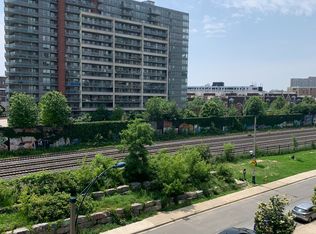 36 Lisgar St #522W-C01, Toronto, ON M6J 0C7