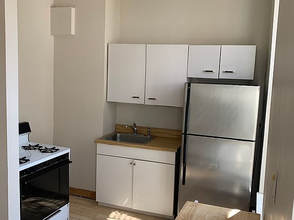4th image of 45-16 Pearson St #2