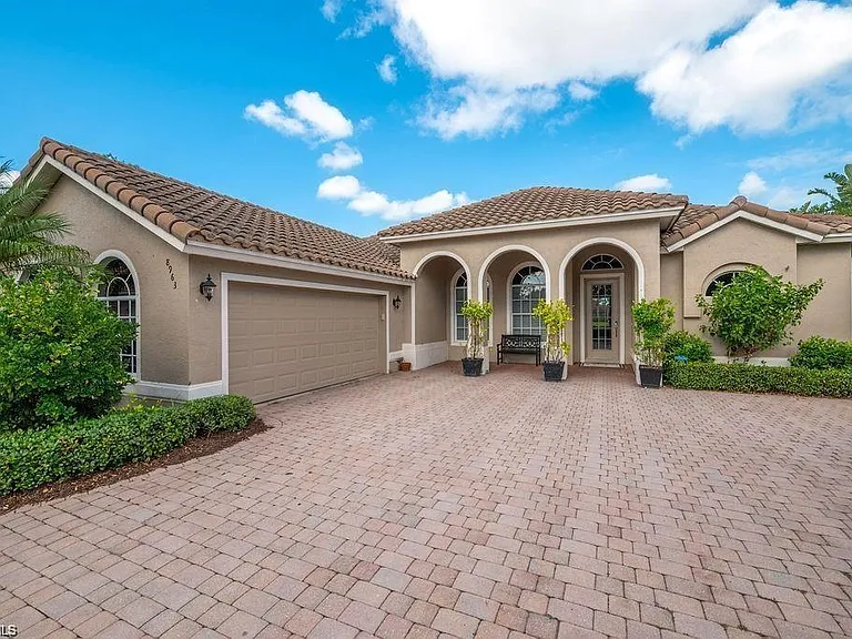 8963 Appaloosa Ct — Photo 1
