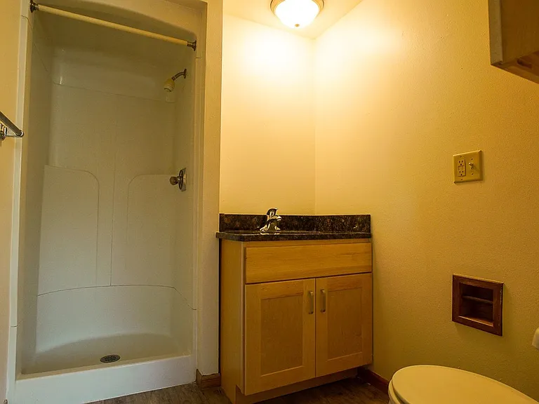 415 N Henry St — Photo 29