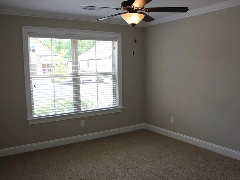 2436 Snowshill Ln — Photo 4