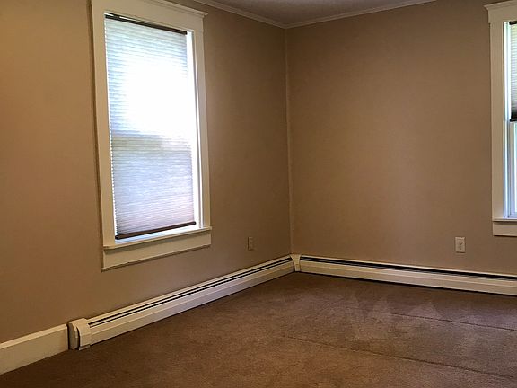 5th image of 313 Pond Rd APT 4