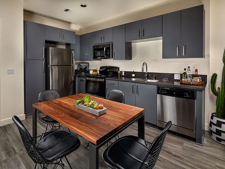 Mission Lofts — Photo 4