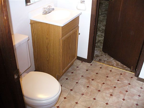 622 Isabella St. Apartment #1 002