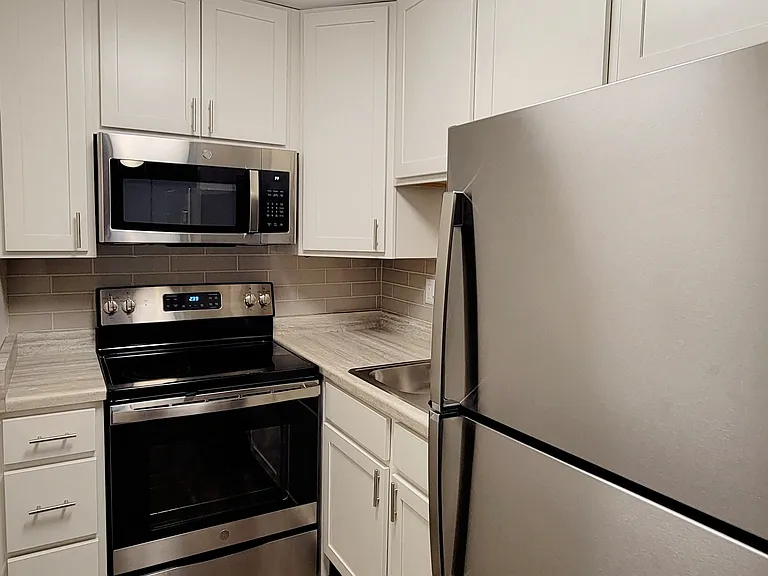 Lisle Station Apartments — Photo 70