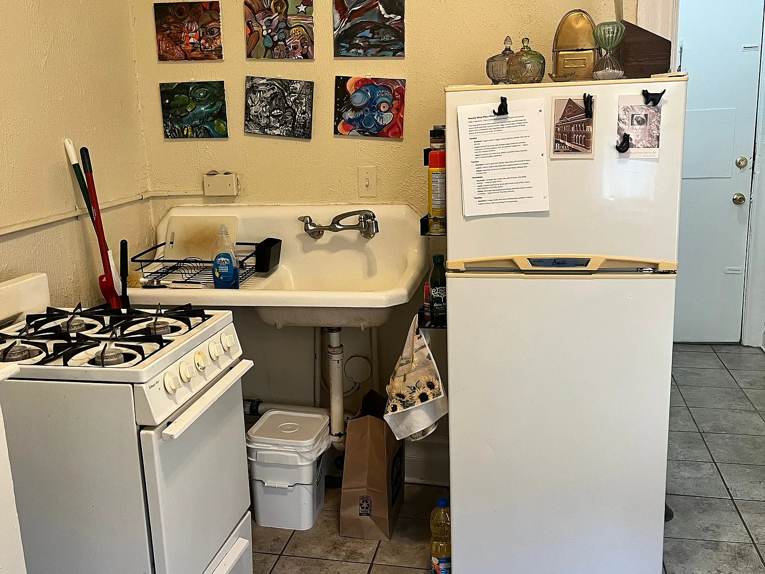Studio, $825 — Photo 4