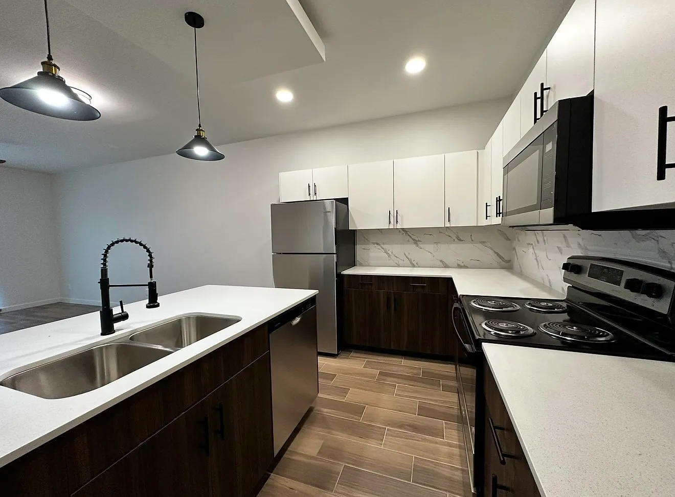 1 bed, 766 sqft, $1,115 — Photo 1