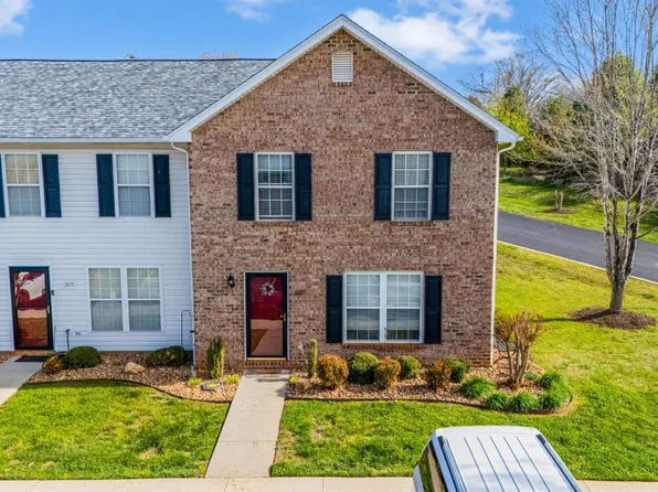 1011 Middle View Dr, Forest, VA 24551