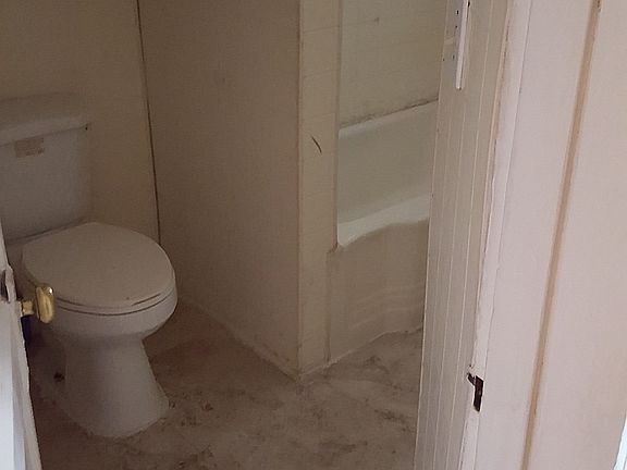 5th image of 56 Hobart Ave