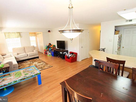 3rd image of 21 Craig Ct #136C