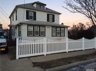 20 Warwick Rd, Island Park, NY 11558