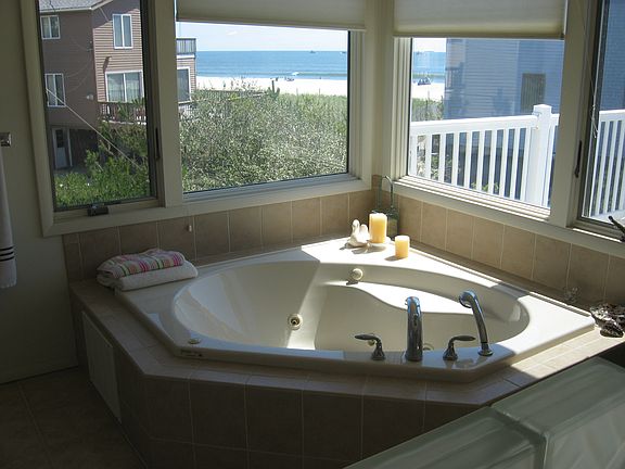 4th image of 1127 Long Beach Blvd #B
