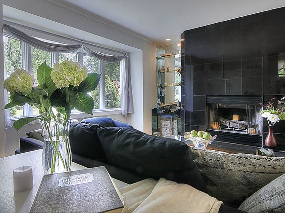 4th image of 19 Marlowe Pl