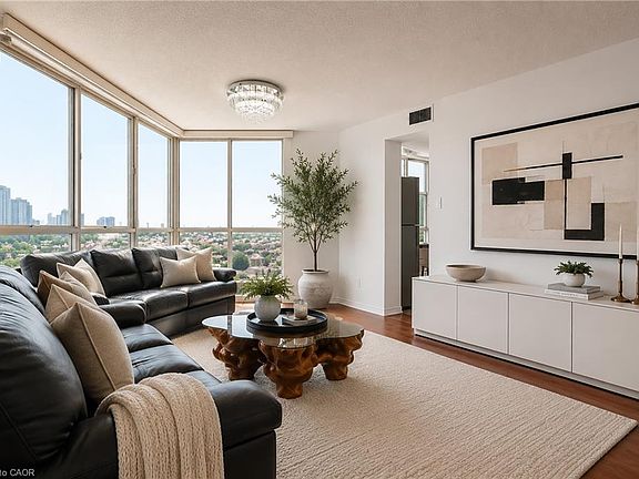 4th image of 55 Kingsbridge Garden Cir #909