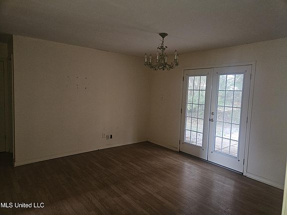 4th image of 407 Dupont Ave