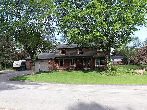 2nd image of 943 Hillbrook Dr