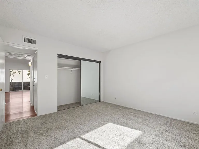 5400 Newcastle Ave #66 — Photo 6