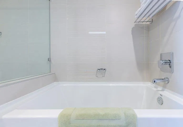 323 20th Ave SW #402 — Photo 23