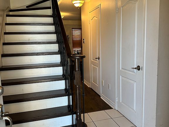 2nd image of 49 Larkspur Rd