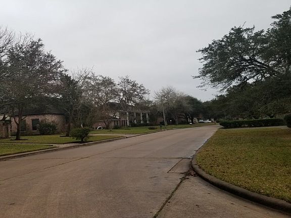 4th image of 3823 Kiamesha Dr