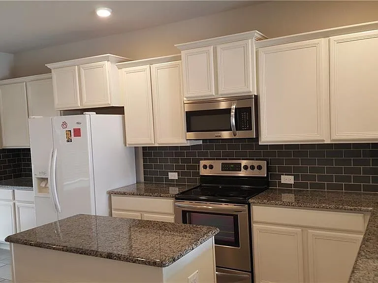 2308 Lighthouse Dr — Photo 2