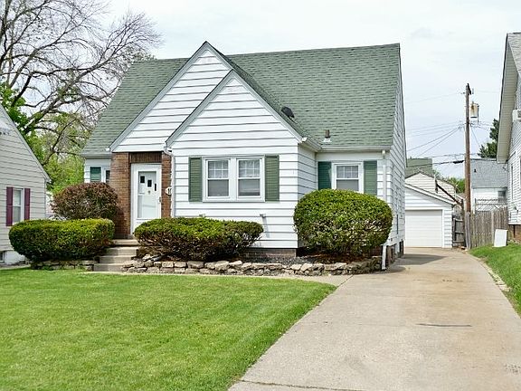 2nd image of 1019 E Corrington Ave