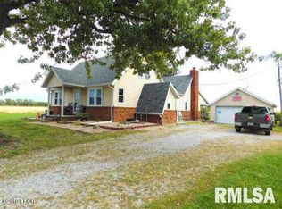 1304 Boone Street Rd, Sandoval, IL 62882