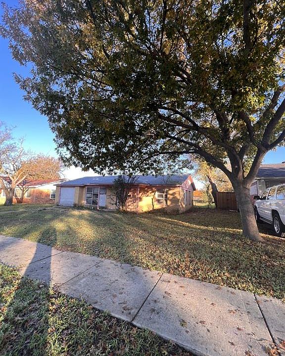 1st image of 411 Armstrong Dr