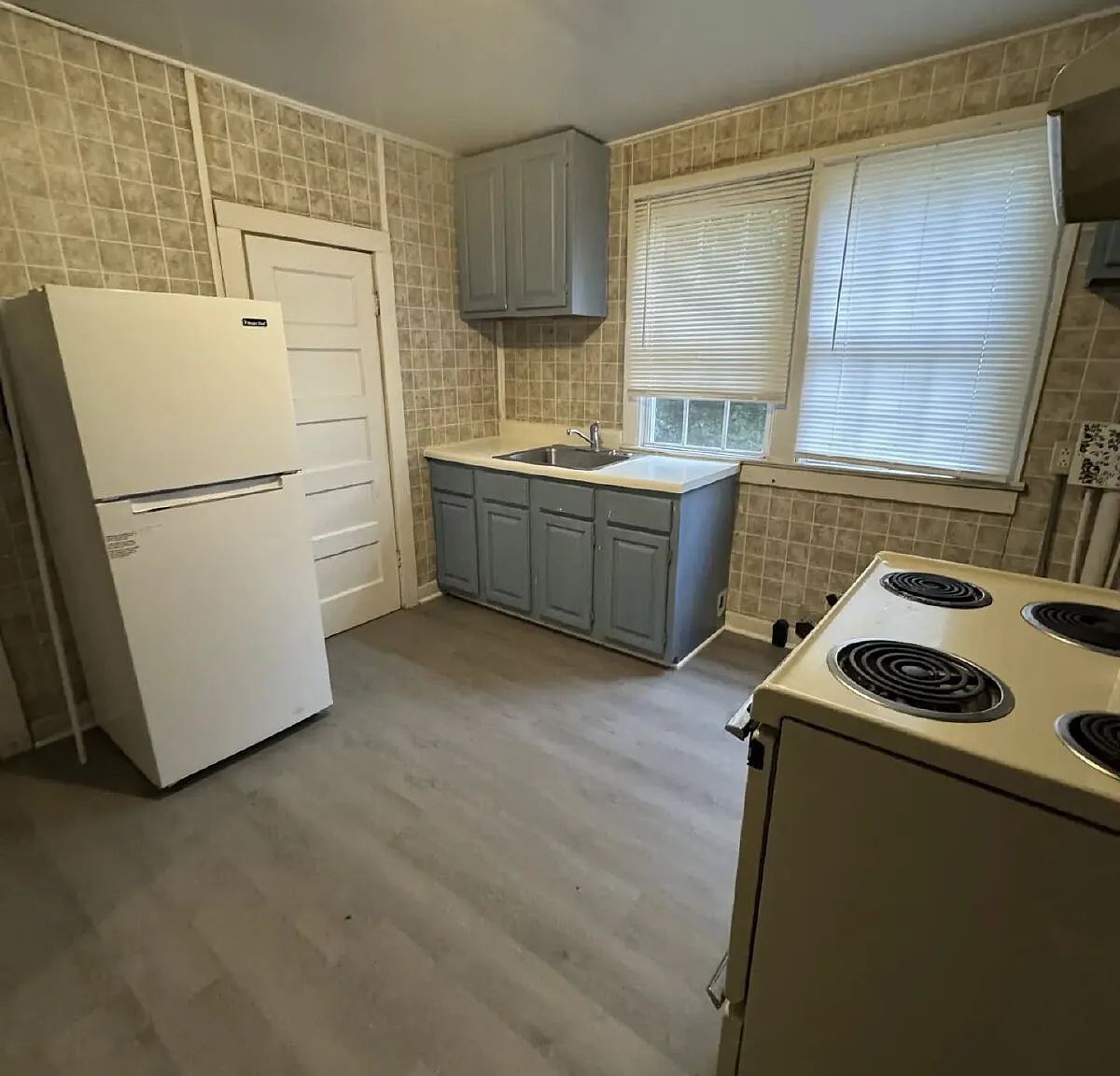 2 bed, 1.0 bath, 673 sqft, $1,075 — Photo 2