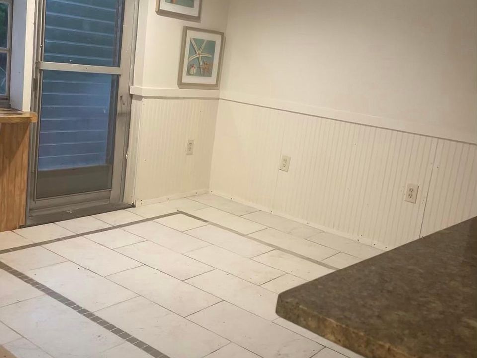 1st image of 7586 SE Wren Ave