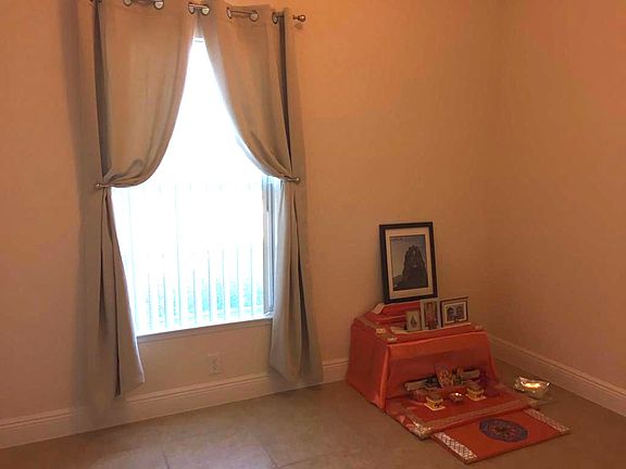 4th image of 386 David Walker Dr #06