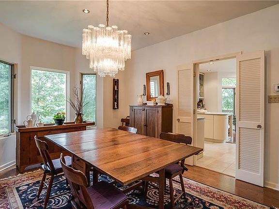 4th image of 242 Cypress Knoll Dr