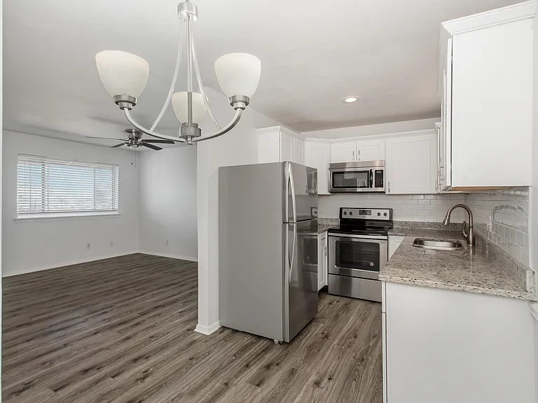 5722 Gaston Ave #D — Photo 10