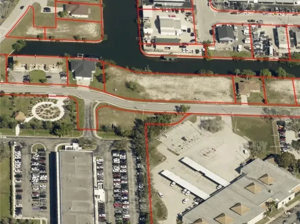 809 SE 10th St, Cape Coral, FL 33990