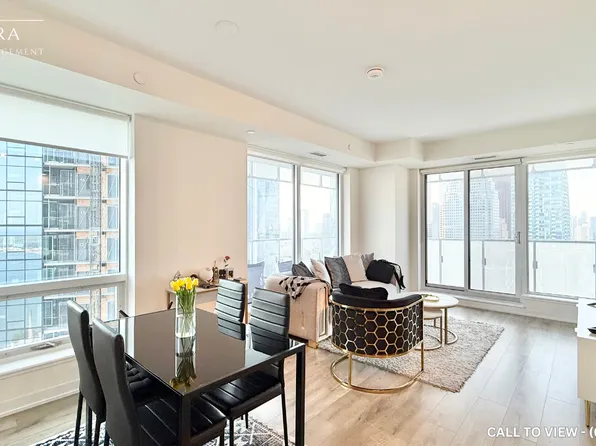 28 Freeland St, Toronto, ON