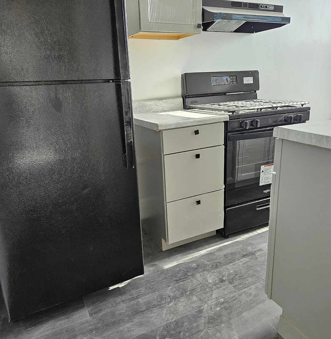 1 bed, 1.0 bath, $1,700 — Photo 2