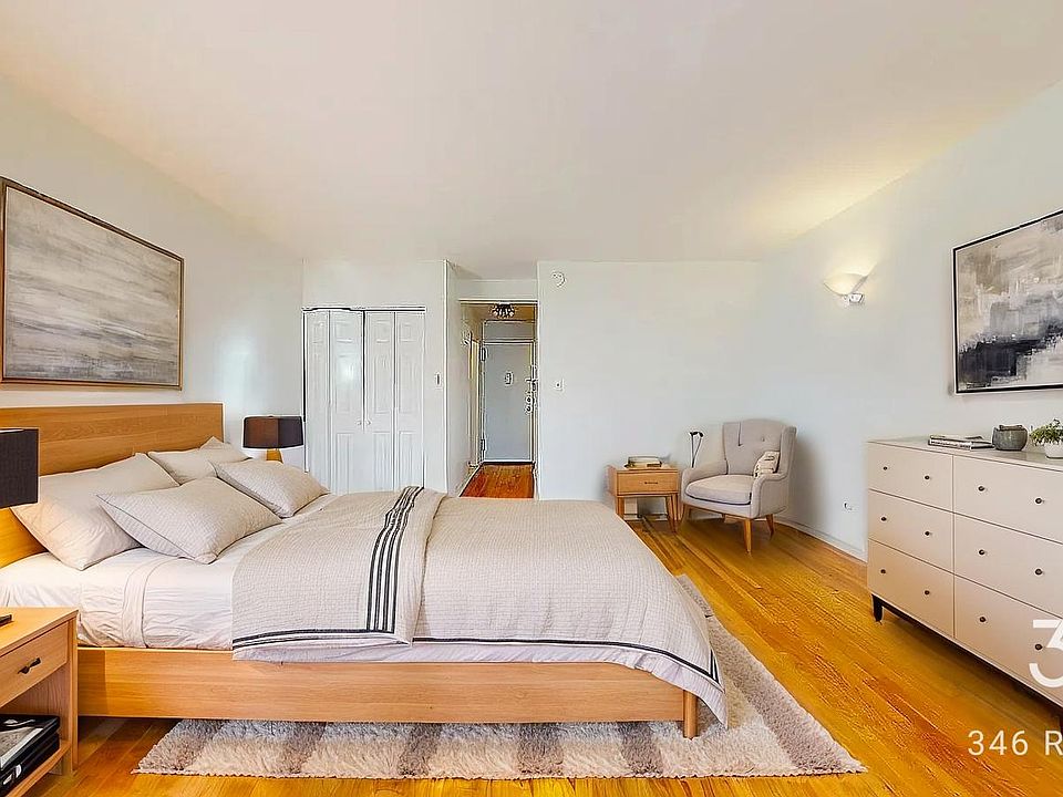 2nd image of 225 E 26th St APT 2B