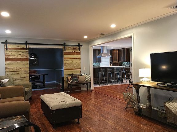 2nd image of 6021 Dillingham Ave