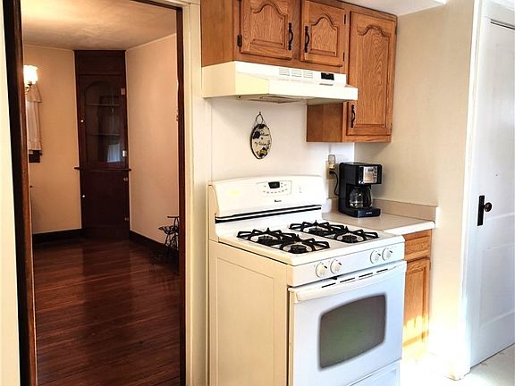 5th image of 1164 E 332nd St