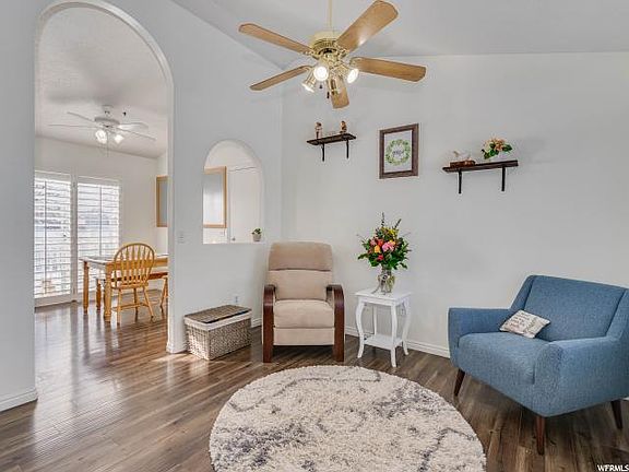 5th image of 72 E Pebble Beach Dr