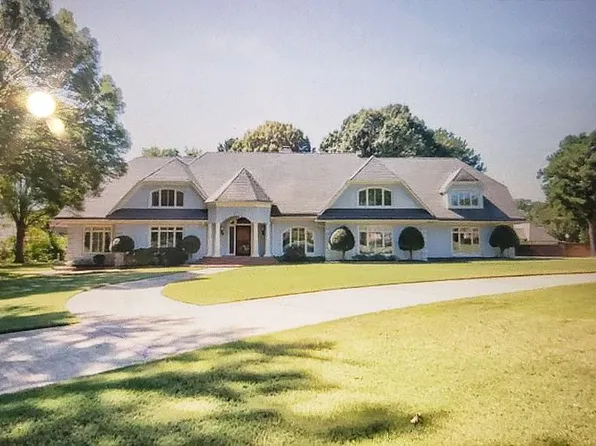 8975 Bridge Forest Dr, Germantown, TN 38138