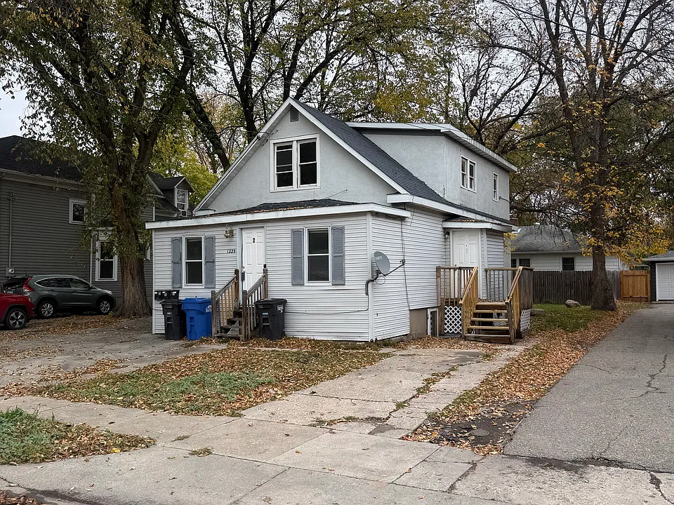 1225-11 1/2 St N #2