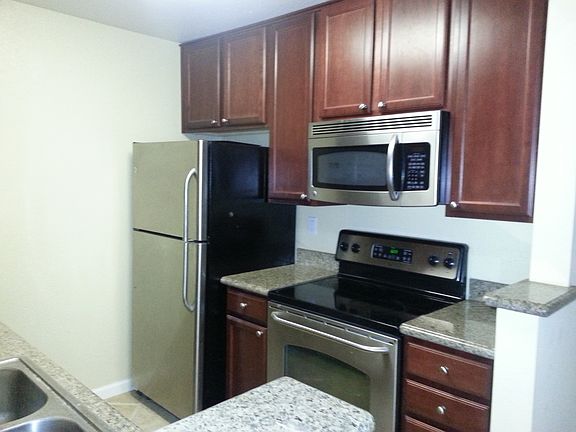 3rd image of 704 Teatree Ct