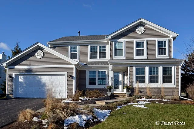 464 Country Pl photo 1