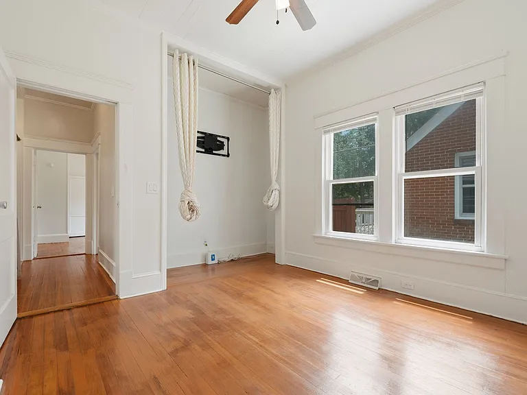 2726 N Roxboro St — Photo 8