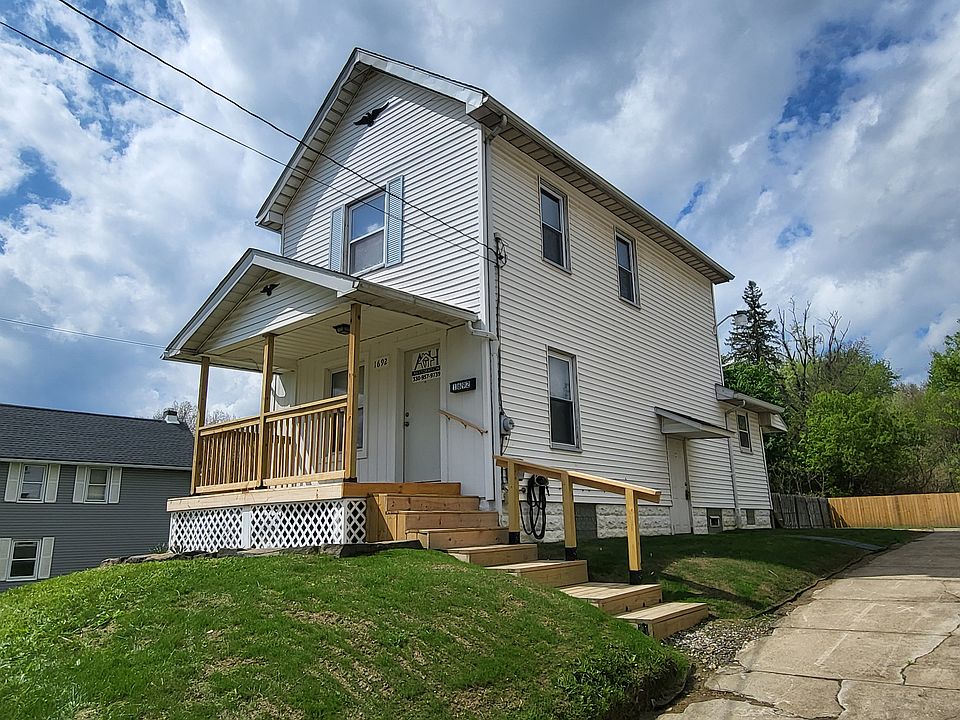 1st image of 1692 Gladstone St