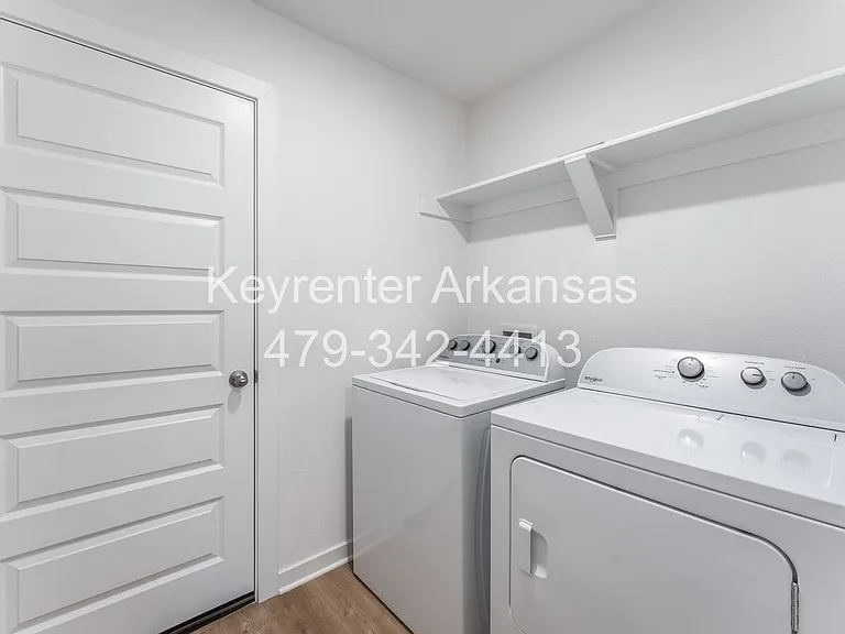 551 Shepherd St — Photo 14