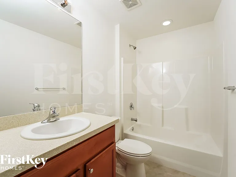 1481 SW Kamchatka Ave — Photo 16