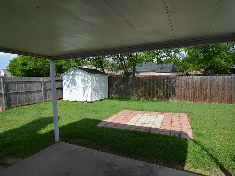 1117 Miles Ave — Photo 11